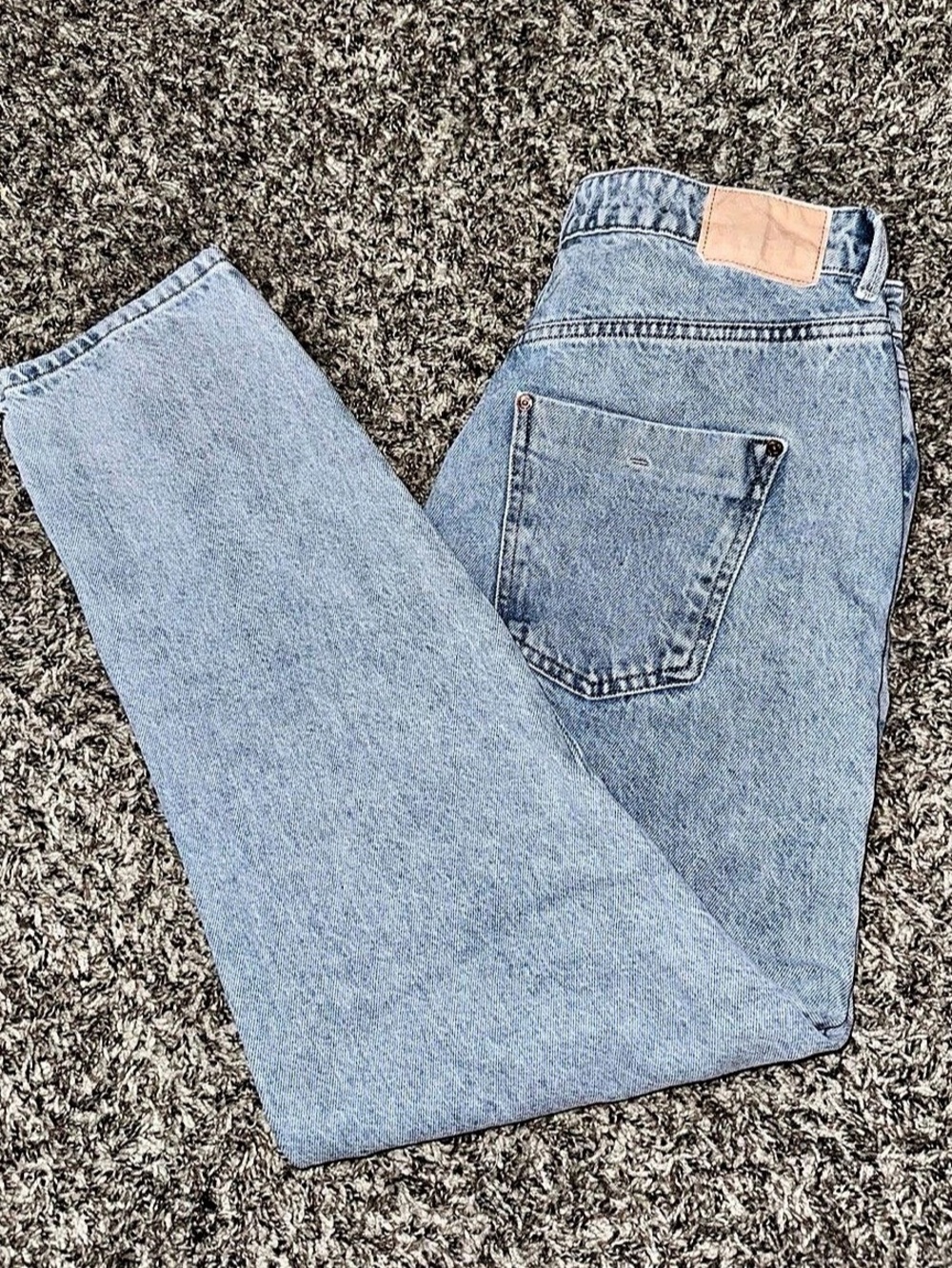Zara Mid-Rise Mom Fit Jeans Straight Leg Jeans